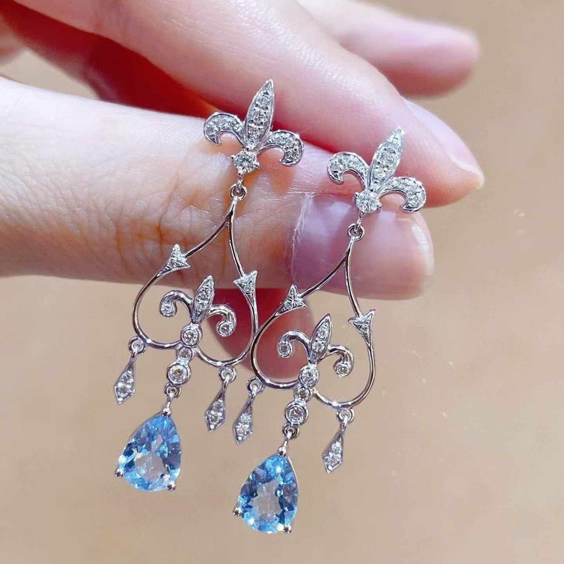 14k Gold 2.35 Ctw Natural Aquamarine & Diamond Earrings - 2