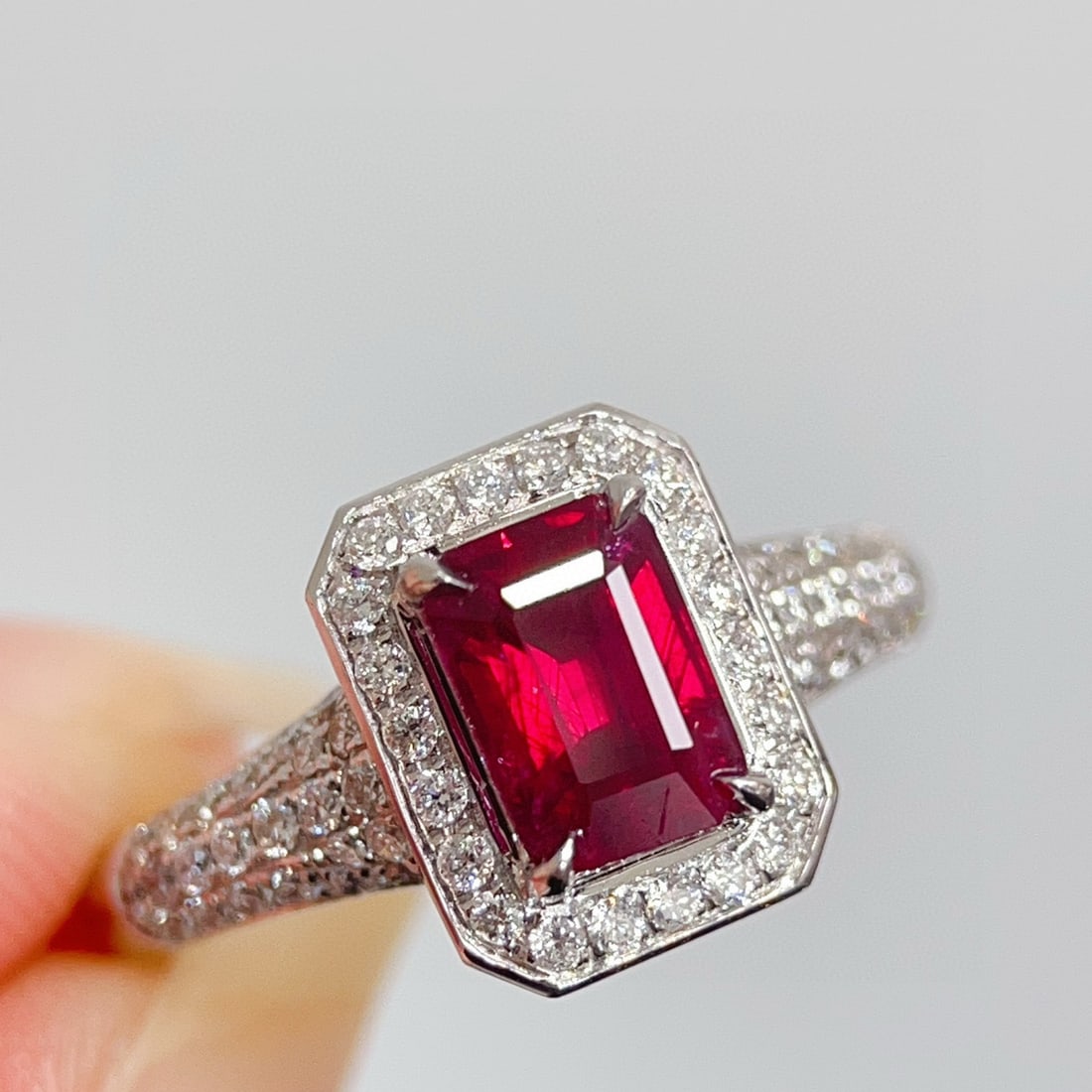 14k Gold 1.81 Ctw Natural Ruby & Diamond Ring: Ref:231033052 // gold content:14k gold // ring size:7. 25us // // main gemstone:ruby // shape:octagonal // carat weight:1. 35ct // color:red // treatment:natural // // adjacent gemstone 2 : diamond //