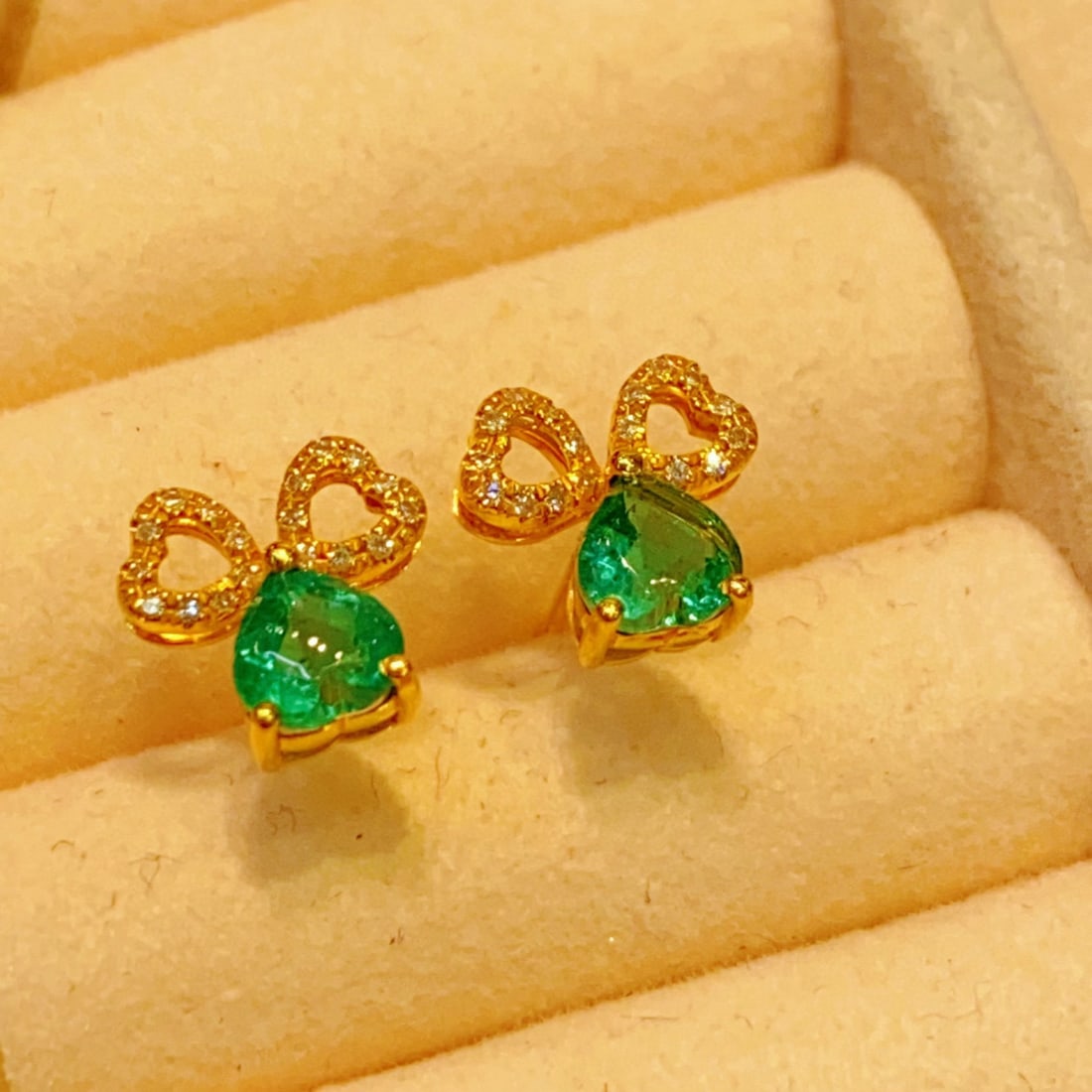14k Gold 0.9 Ct Natural Emerald & Diamond Earrings - 2