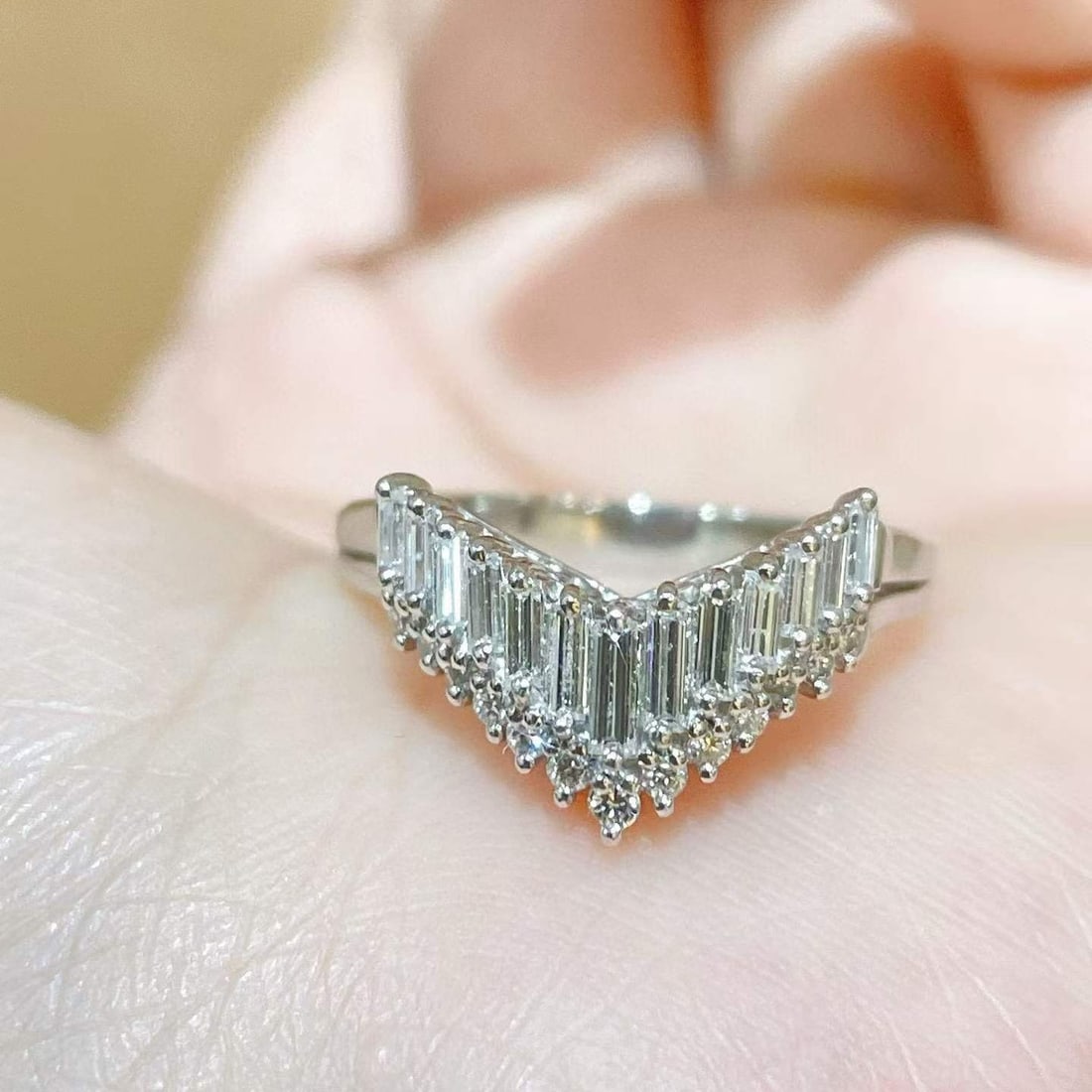 14k Gold 0.51 Ct Natural H Diamond Ring: Ref:231033077 // gold content:14k gold // ring size:7. 25us // // main gemstone:diamond // shape:multiply // carat weight:0. 51ct // clarity grade:vs-si // color:h // treatment:natural // Condition: