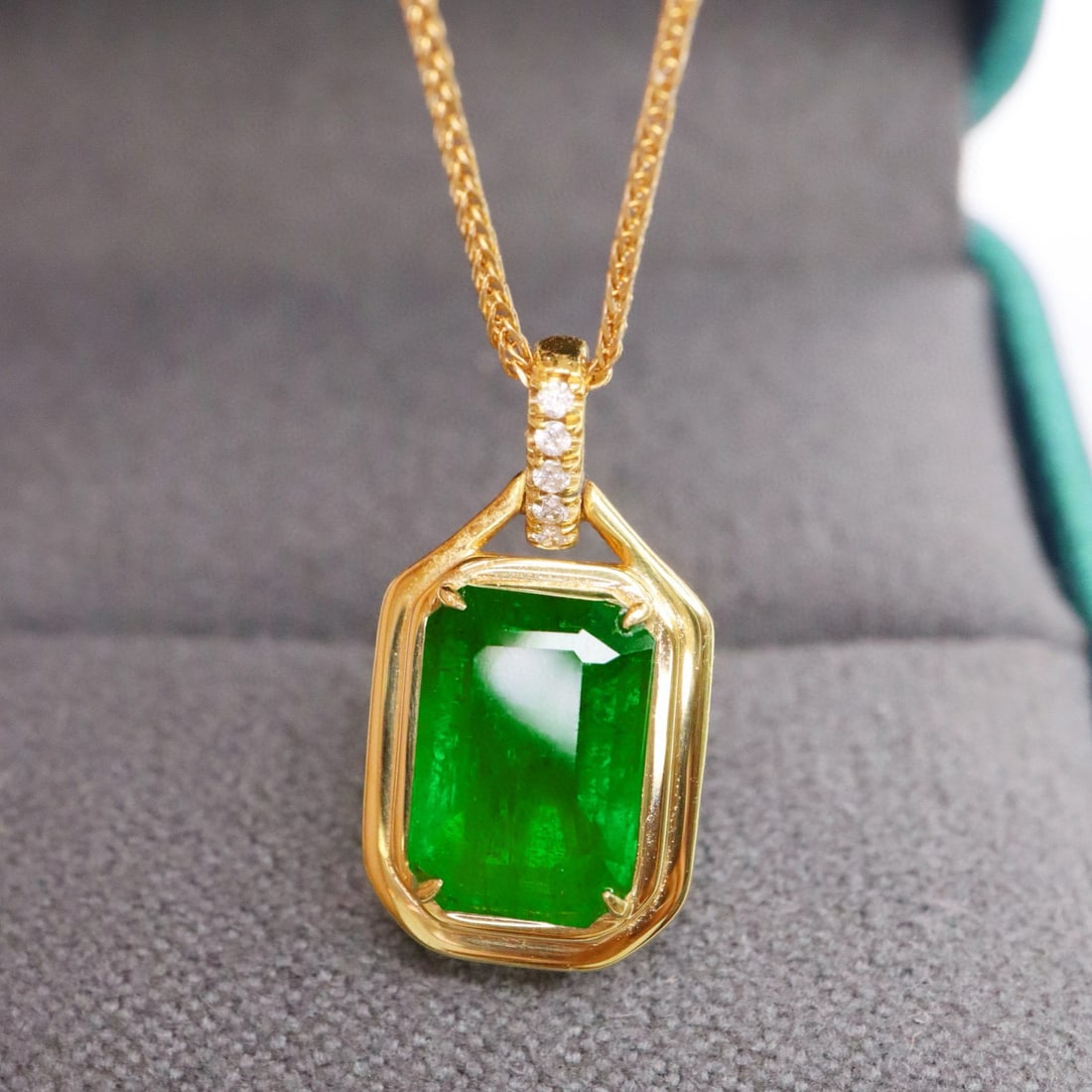 14k Gold 1.9 Ct Natural Emerald & Diamond Pendant( Without Chain ) - 2