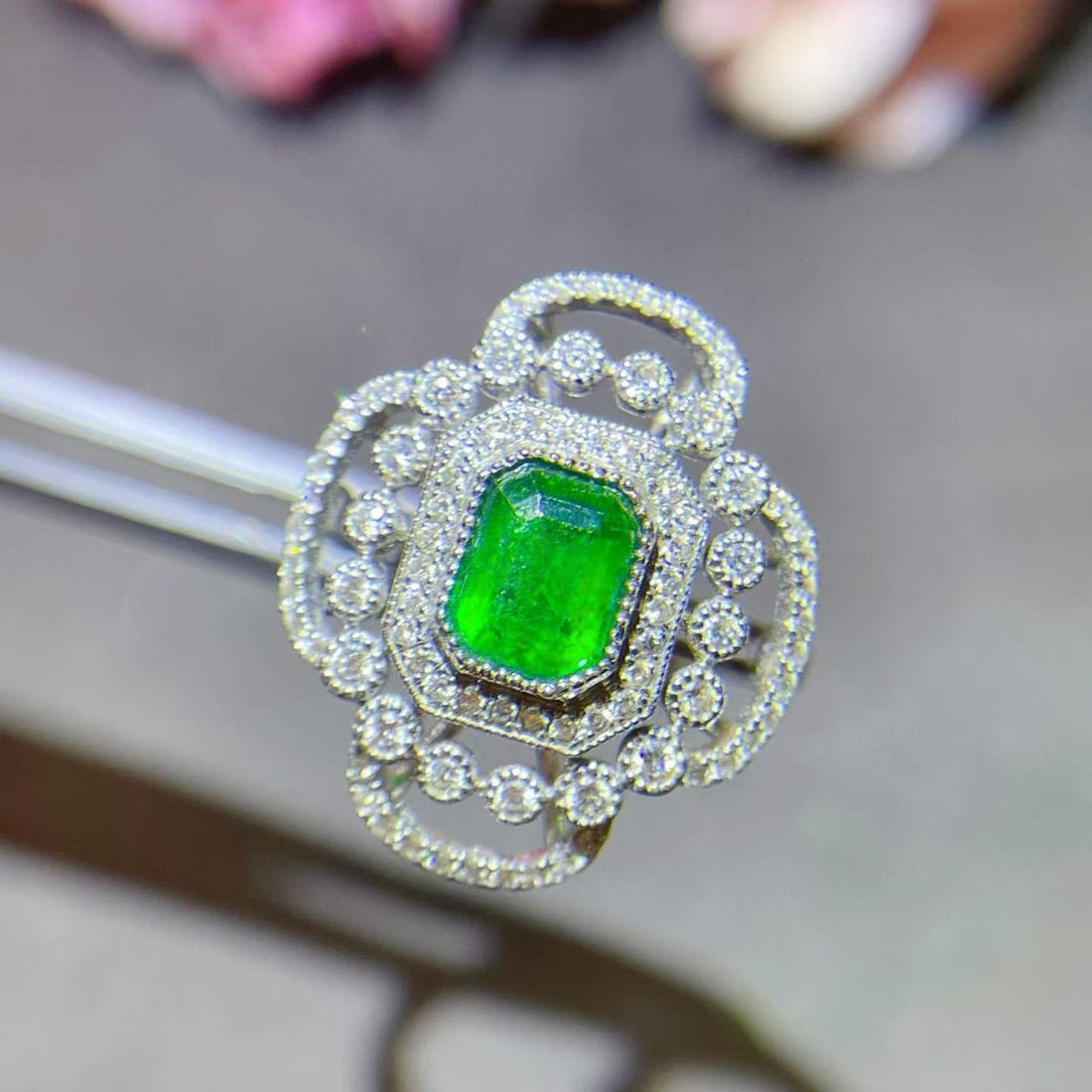 14k Gold 1.31 Ctw Natural Emerald & Diamond Ring - 2