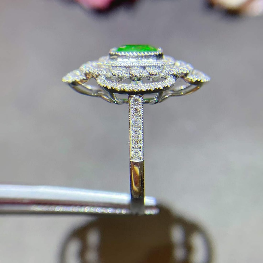 14k Gold 1.31 Ctw Natural Emerald & Diamond Ring - 4