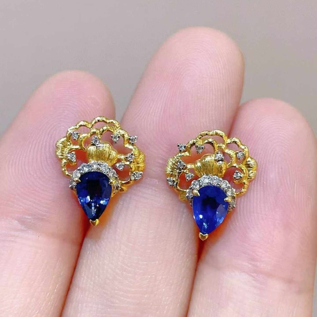 14k Gold 1.25 Ctw Natural Sapphire & Diamond Earrings - 4