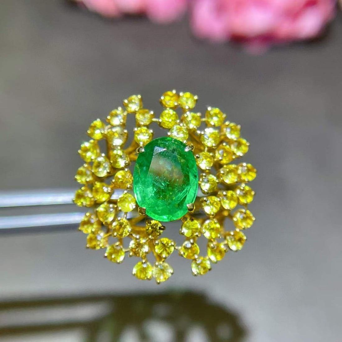 14k Gold 3.65 Ctw Natural Emerald & Sapphire Ring: Ref:231033127 // gold content:14k gold // ring size:7. 25us // // main gemstone:emerald // shape:oval // carat weight:1. 55ct // color:green // treatment:natural // // adjacent gemstone 2 : sapphire