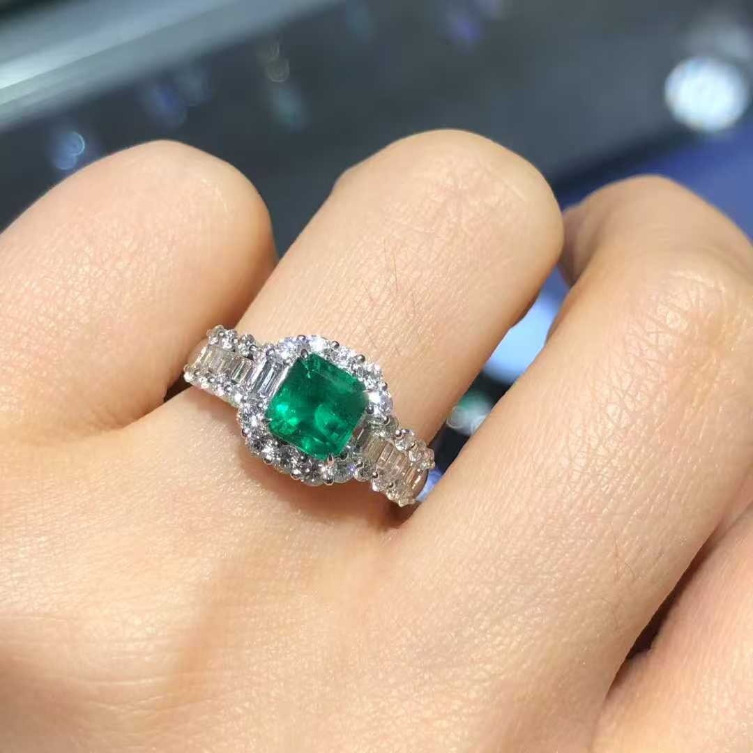 14k Gold 2.09 Ctw Natural Emerald & Diamond Ring - 2