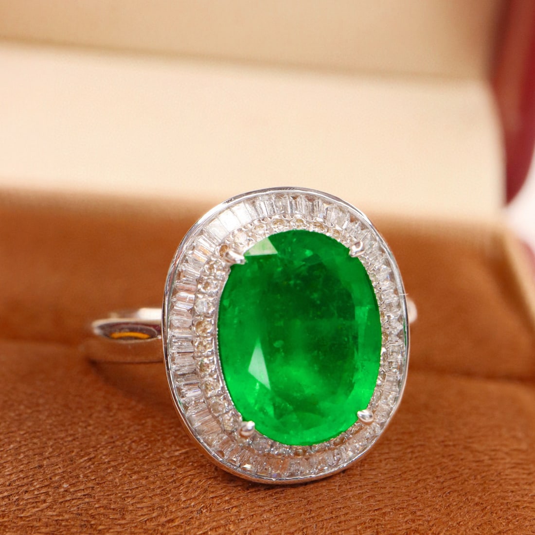 14k Gold 3.1 Ctw Natural Emerald & Diamond Ring - 2