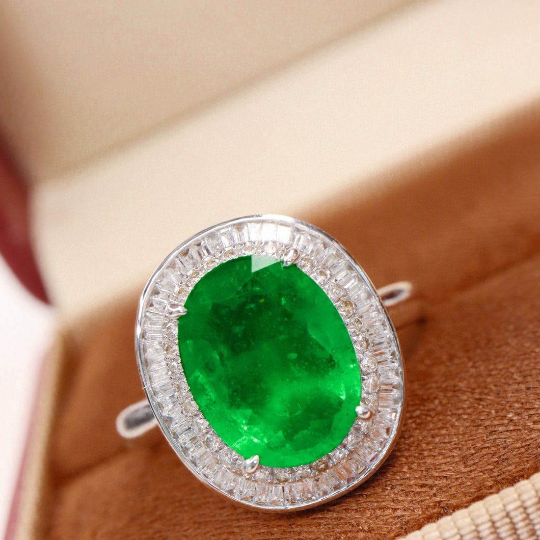 14k Gold 3.1 Ctw Natural Emerald & Diamond Ring - 3