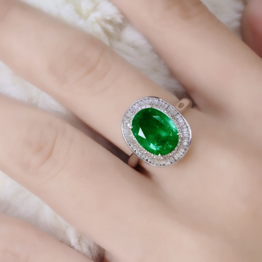 14k Gold 3.1 Ctw Natural Emerald & Diamond Ring - 4