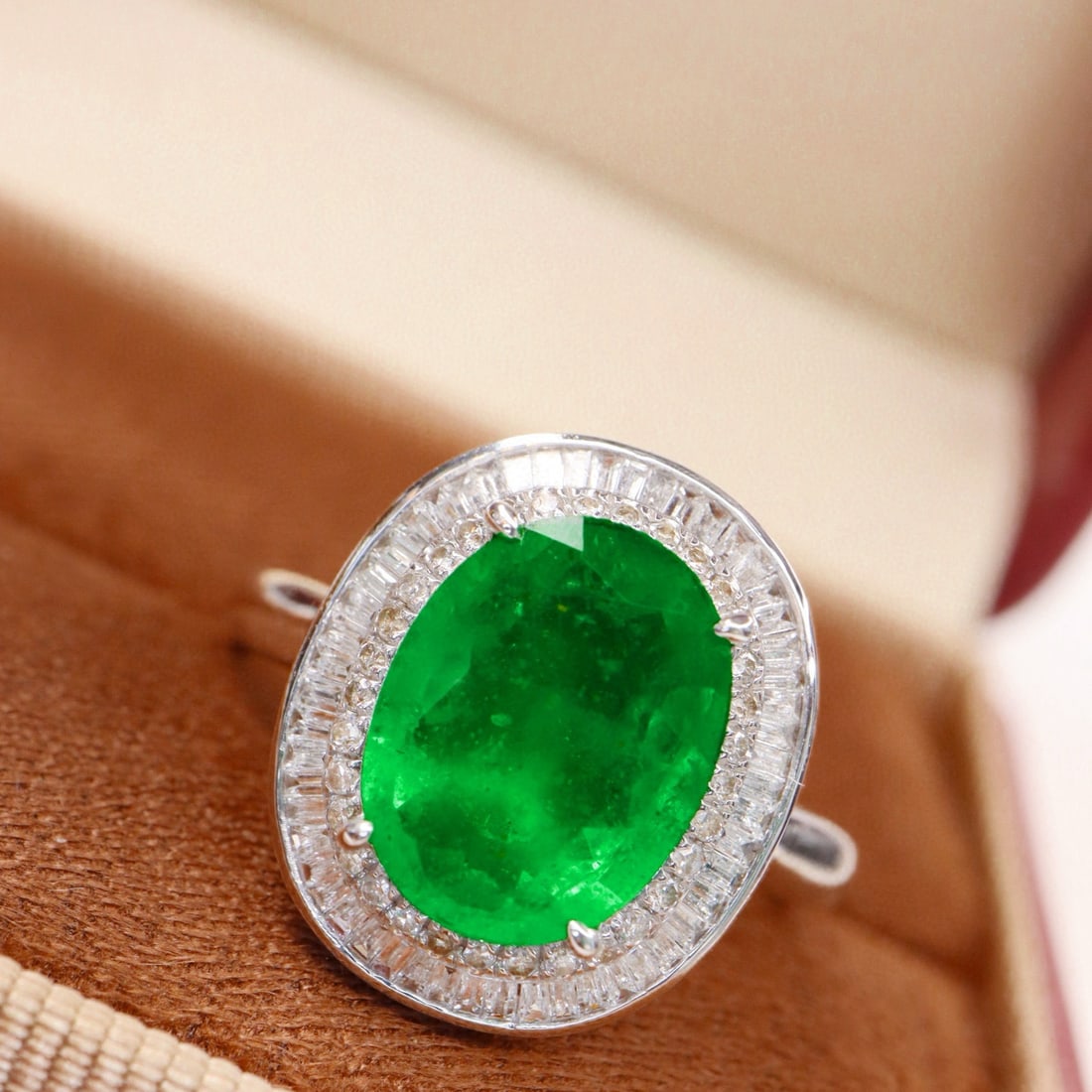 14k Gold 3.1 Ctw Natural Emerald & Diamond Ring - 6
