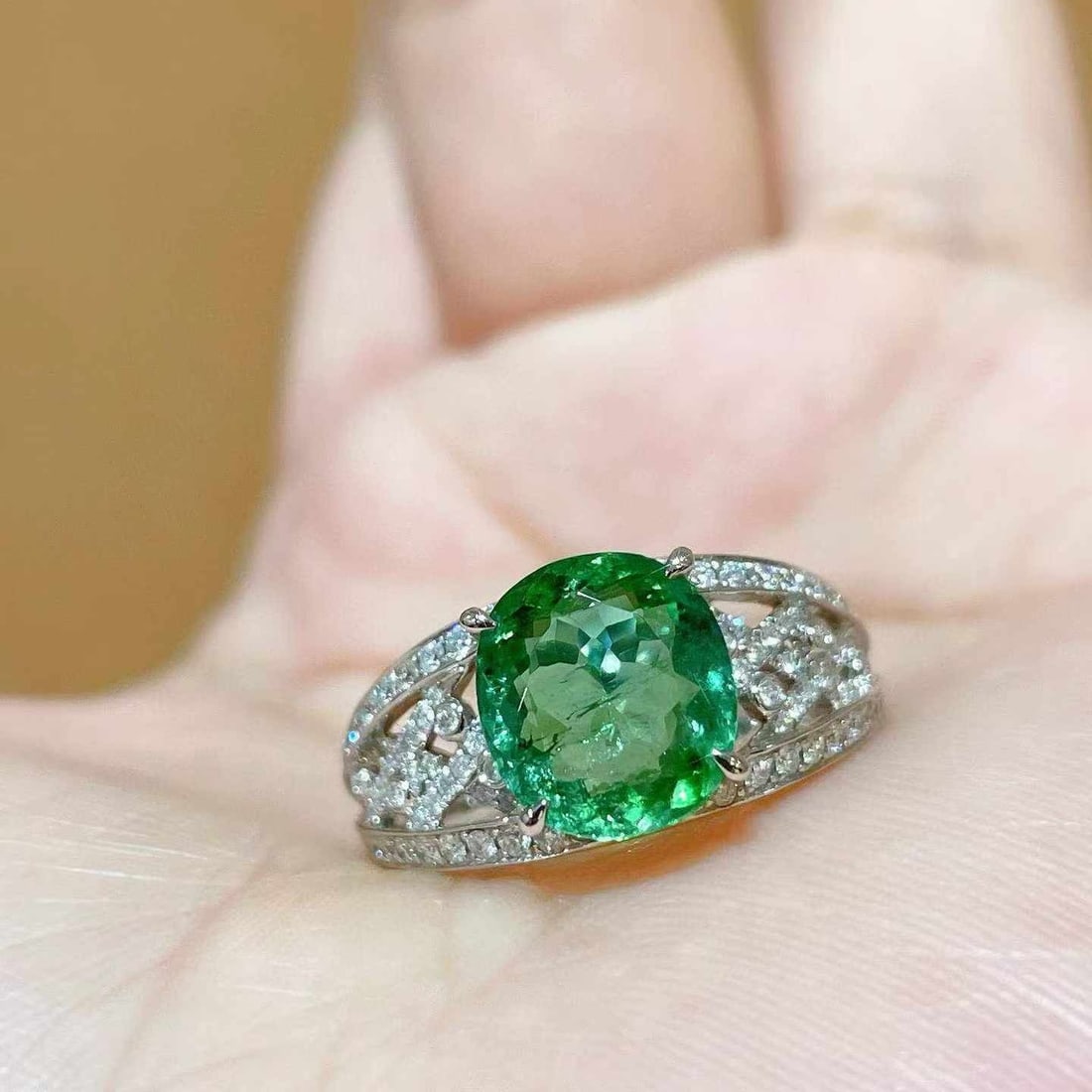 14k Gold 3.53 Ctw Natural Tourmaline & Diamond Ring: Ref:231033137 // gold content:14k gold // ring size:7. 25us // // main gemstone:tourmaline // shape:oval // carat weight:2. 95ct // color:green // treatment:natural // // adjacent gemstone 2 : diamond