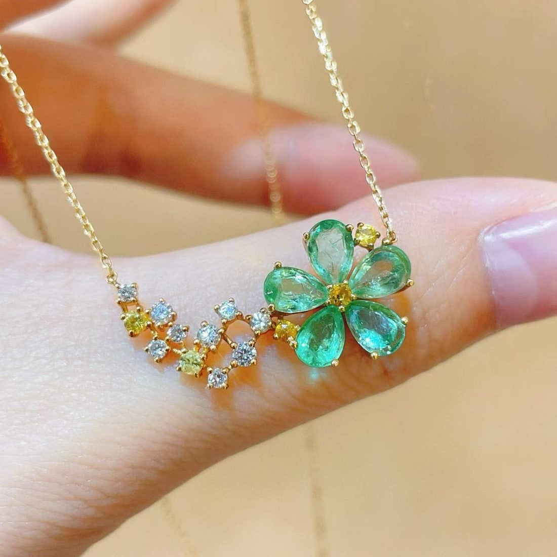 14k Gold 2.07 Ctw Natural Emerald & Sapphire Necklace - 5
