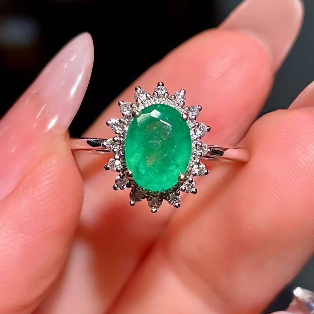 14k Gold 1.43 Ctw Natural Emerald & Diamond Ring: Ref:231033172 // gold content:14k gold // ring size:7. 25us // // main gemstone:emerald // shape:oval // carat weight:1. 18ct // color:green // treatment:natural // // adjacent gemstone 2 : diamond