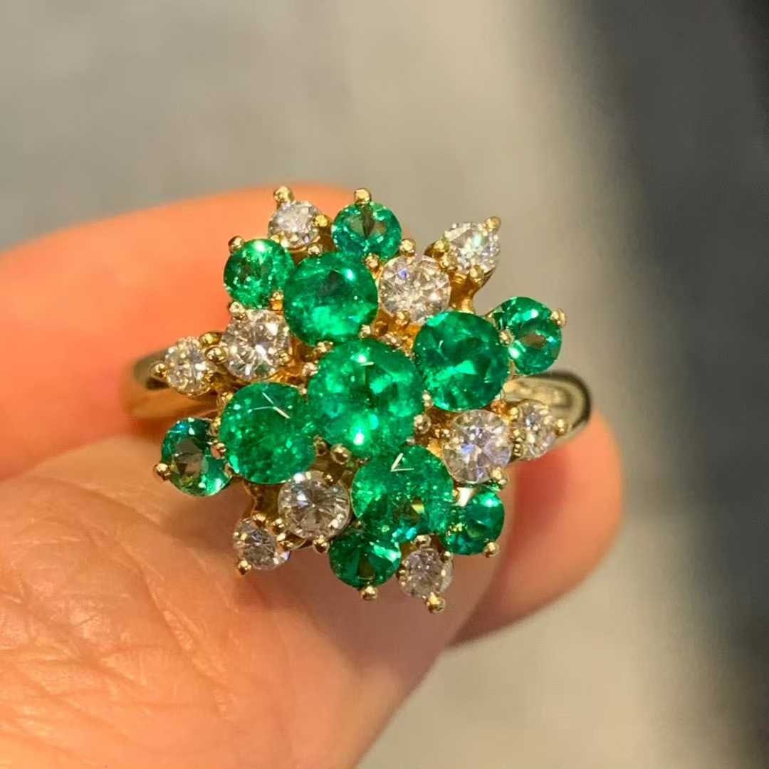14k Gold 2.1 Ctw Natural Emerald & Diamond Ring: Ref:231033181 // gold content:14k gold // ring size:7. 25us // // main gemstone:emerald // shape:round // carat weight:1. 5ct // color:green // treatment:natural // cut grade:g // // adjacent gemstone