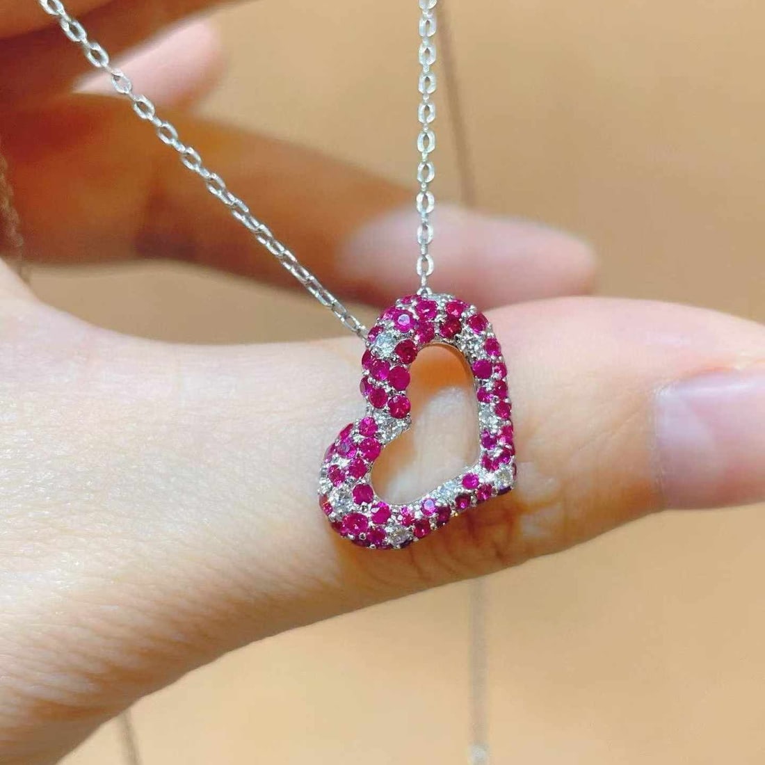 14k Gold 1.05 Ctw Natural Ruby & Diamond Pendant( Without Chain ): Ref:231033184 // gold content:14k gold // main gemstone:ruby // shape:round // carat weight:0. 92ct // color:red // treatment:natural // cut grade:g // // adjacent gemstone 2 : diamond // shape:round