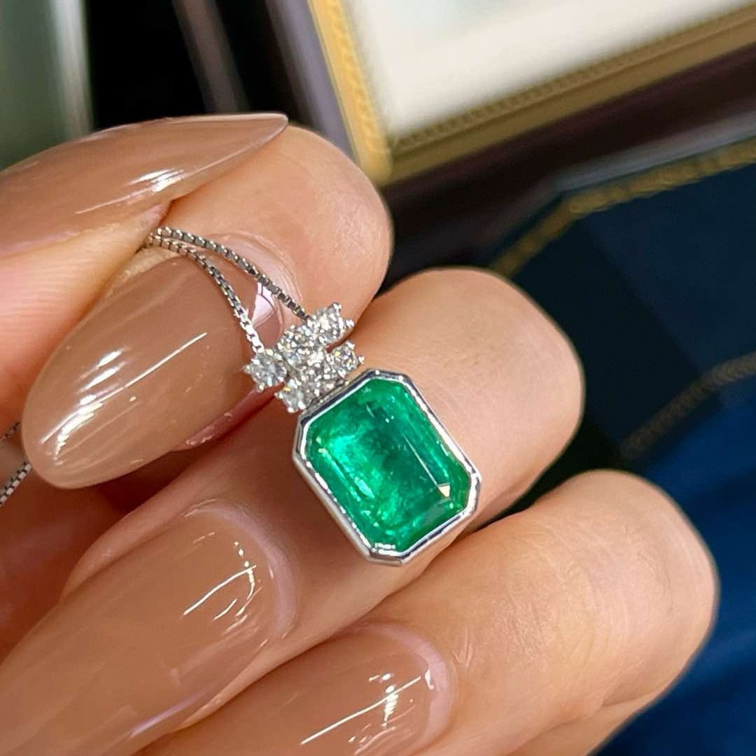 14k Gold 3.83 Ctw Natural Emerald & Diamond Pendant( Without Chain ) - 3