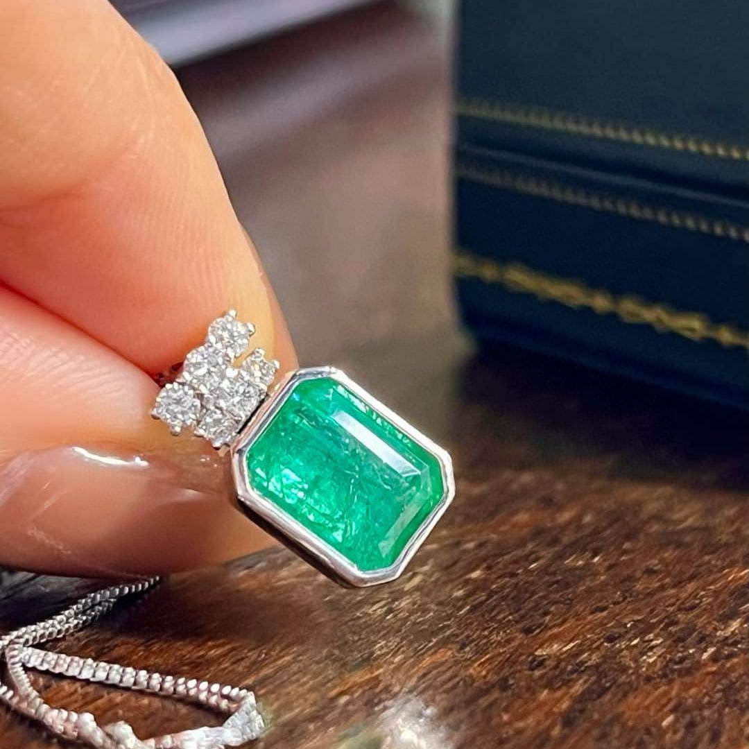 14k Gold 3.83 Ctw Natural Emerald & Diamond Pendant( Without Chain ) - 4
