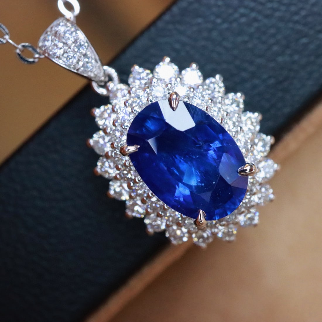14k Gold 2.38 Ctw Natural Sapphire & Diamond Pendant( Without Chain ): Ref:231033203 // gold content:14k gold // main gemstone:sapphire // shape:oval // carat weight:1. 78ct // color:blue // treatment:natural // // adjacent gemstone 2 : diamond // shape:round // carat