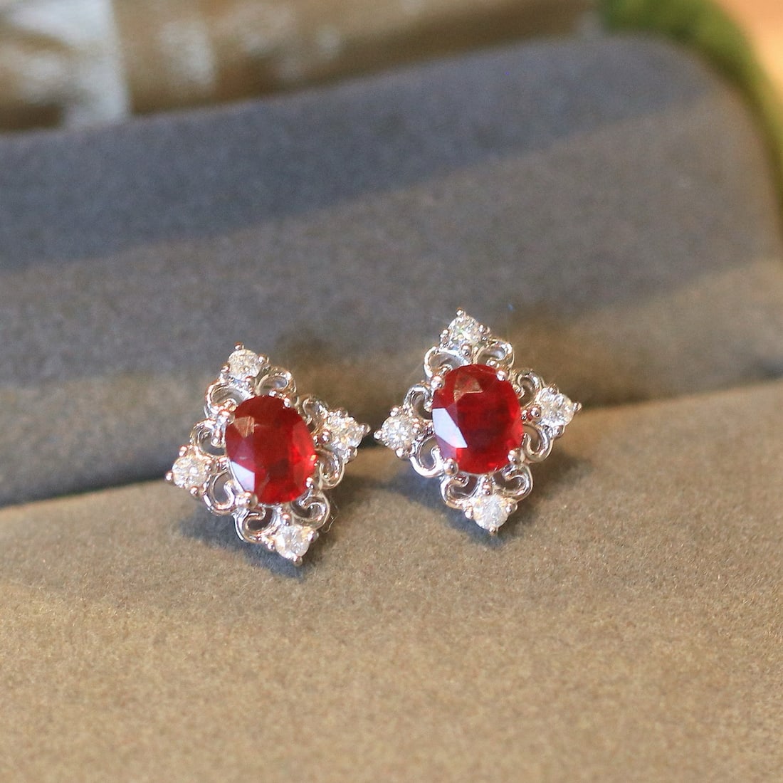 14k Gold 0.82 Ctw Natural Ruby & Diamond Earrings - 6