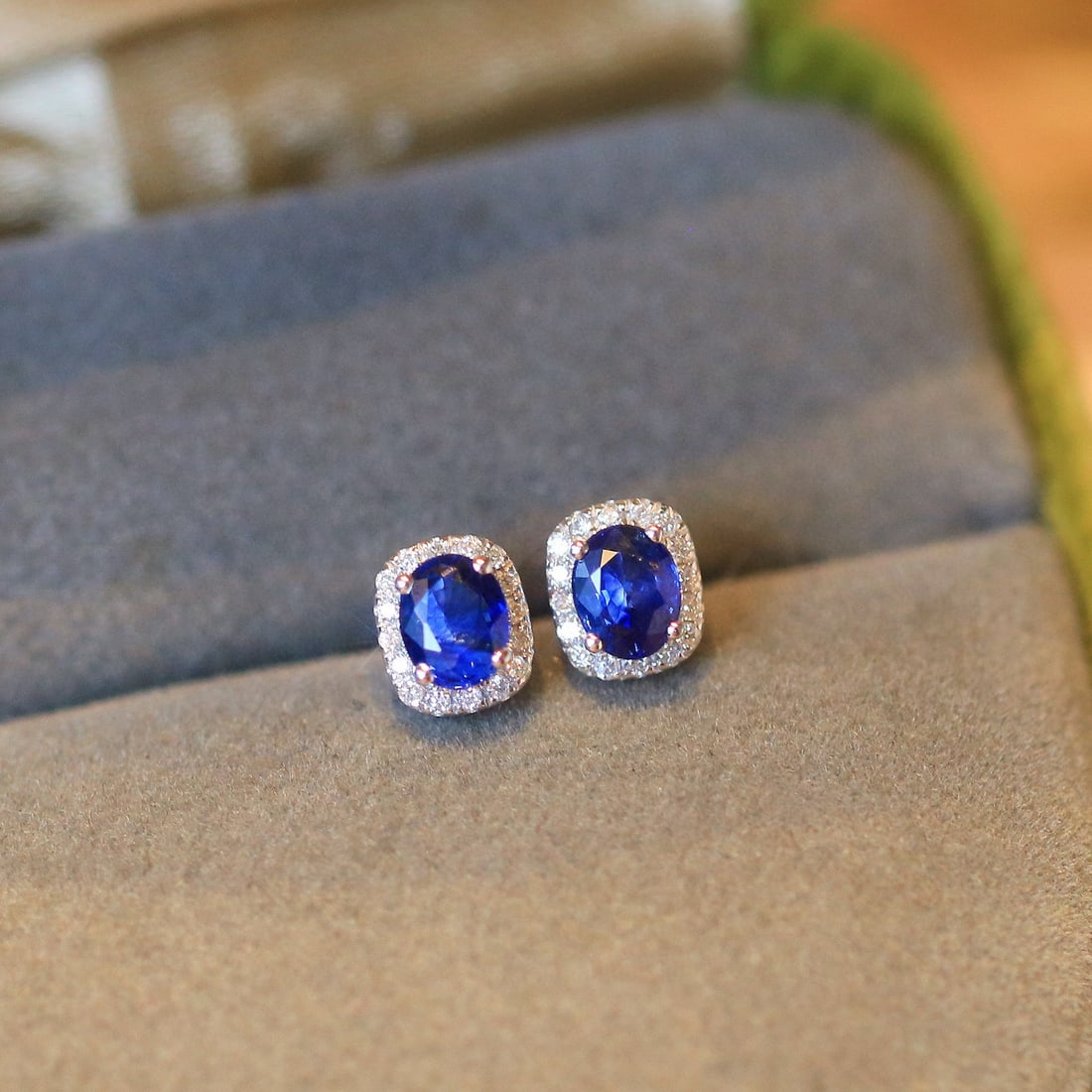 14k Gold 0.75 Ctw Natural Sapphire & Diamond Earrings - 6