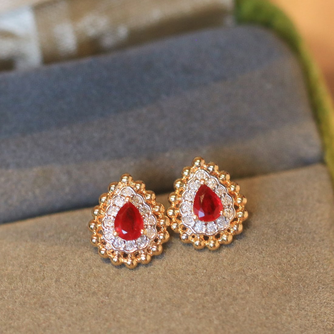 14k Gold 0.62 Ctw Natural Ruby & Diamond Earrings - 6