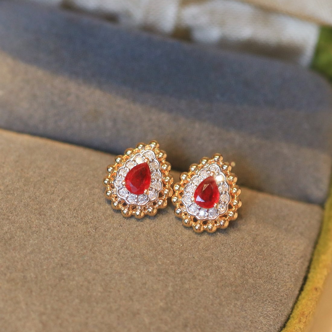 14k Gold 0.62 Ctw Natural Ruby & Diamond Earrings - 7