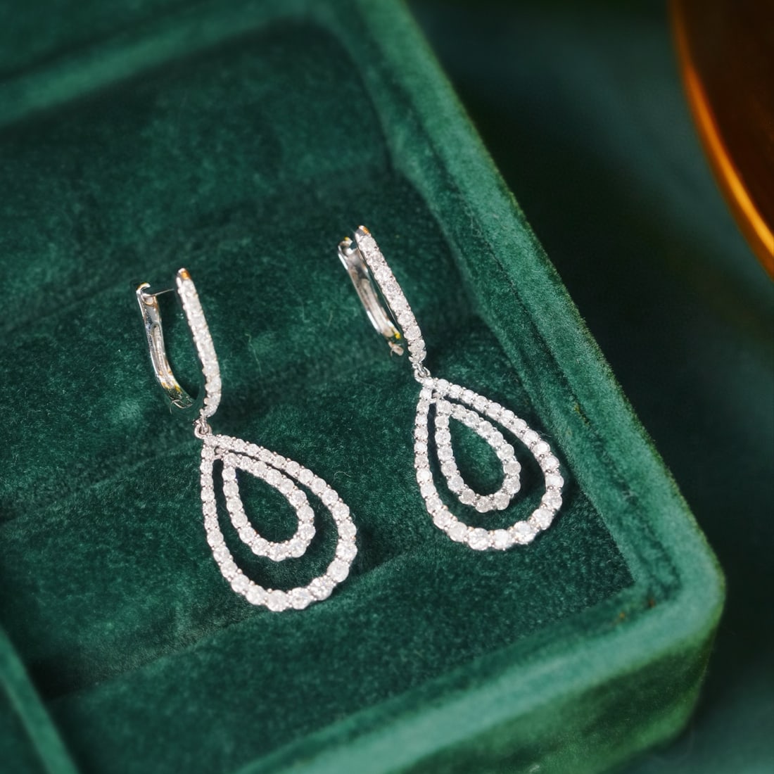 14k Gold 1.28 Ct Natural H Diamond Earrings: Ref:231033232 // gold content:14k gold // main gemstone:diamond // shape:round // carat weight:1. 28ct // clarity grade:vs-si // color:h // treatment:natural // cut grade:g // Condition: New Low