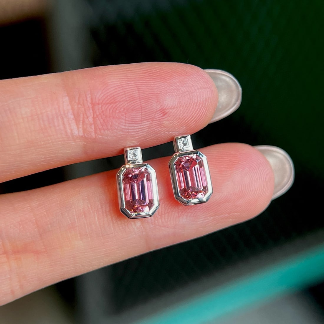 14k Gold 1.94 Ctw Natural Tourmaline & Diamond Earrings: Ref:231033237 // gold content:14k gold // main gemstone:tourmaline // shape:octagonal // carat weight:1. 91ct // color:pink // treatment:natural // // adjacent gemstone 2 : diamond // shape:princess
