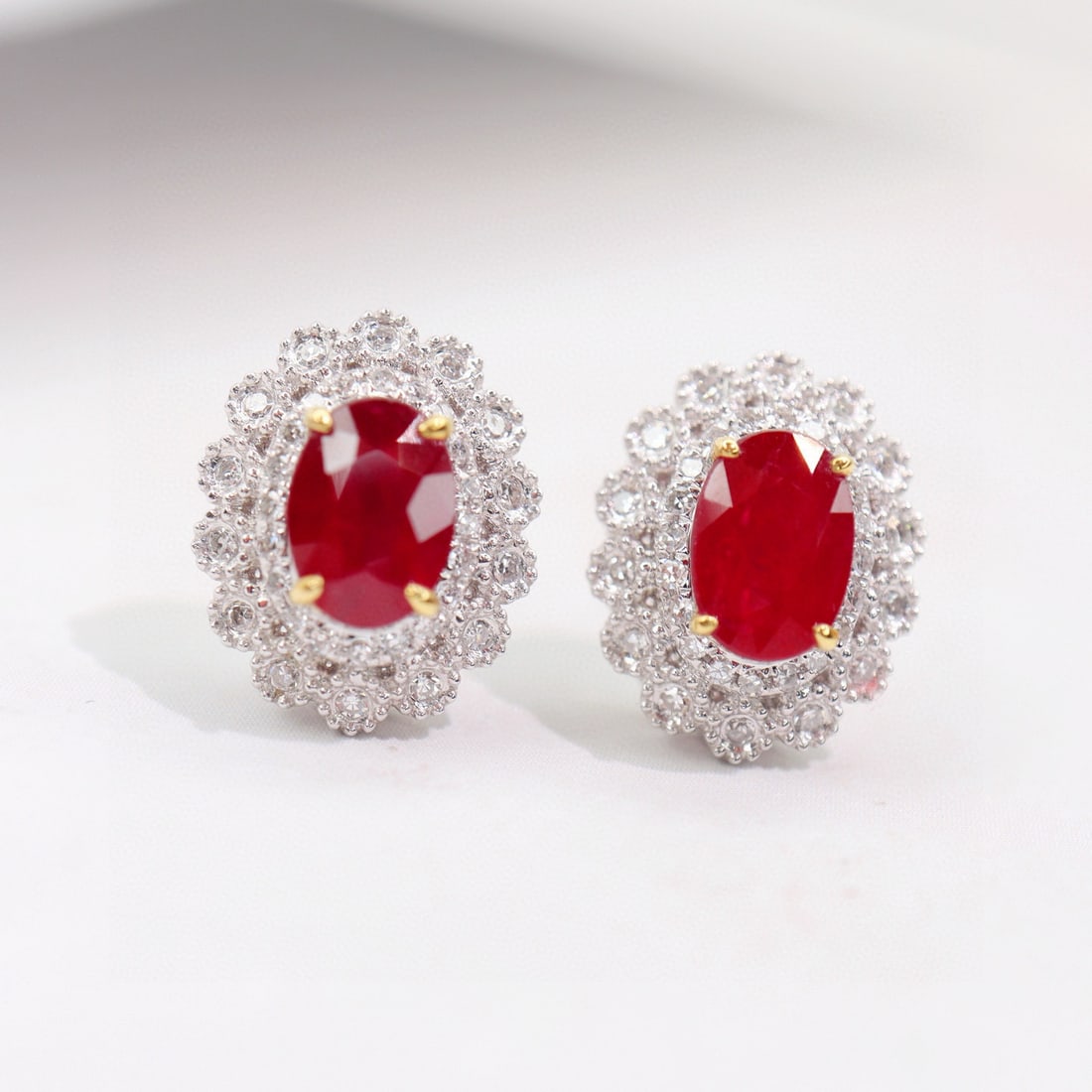 14k Gold 1.64 Ctw Natural Ruby & Diamond Earrings: Ref:231033244 // gold content:14k gold // main gemstone:ruby // shape:oval // carat weight:1. 3ct // color:red // treatment:natural // // adjacent gemstone 2 : diamond // shape:round // carat weight:0