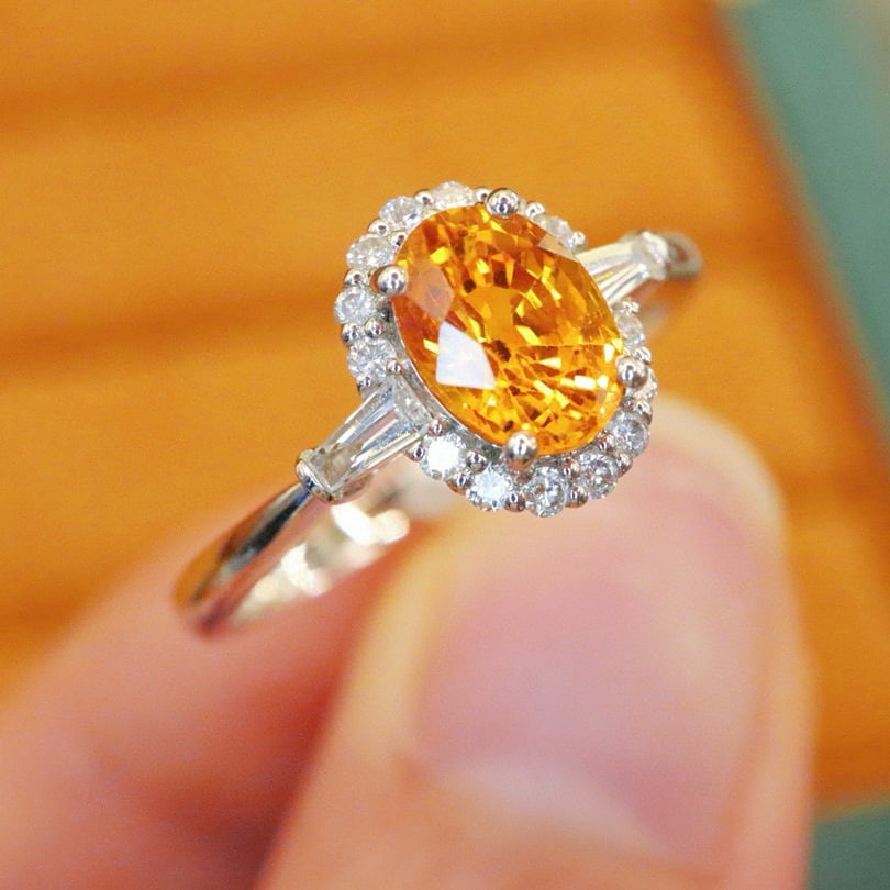 14k Gold 1.61 Ctw Natural Sapphire & Diamond Ring: Ref:231033248 // gold content:14k gold // ring size:7. 25us // // main gemstone:sapphire // shape:oval // carat weight:1. 37ct // color:yellow // treatment:natural // // adjacent gemstone 2 : diamond