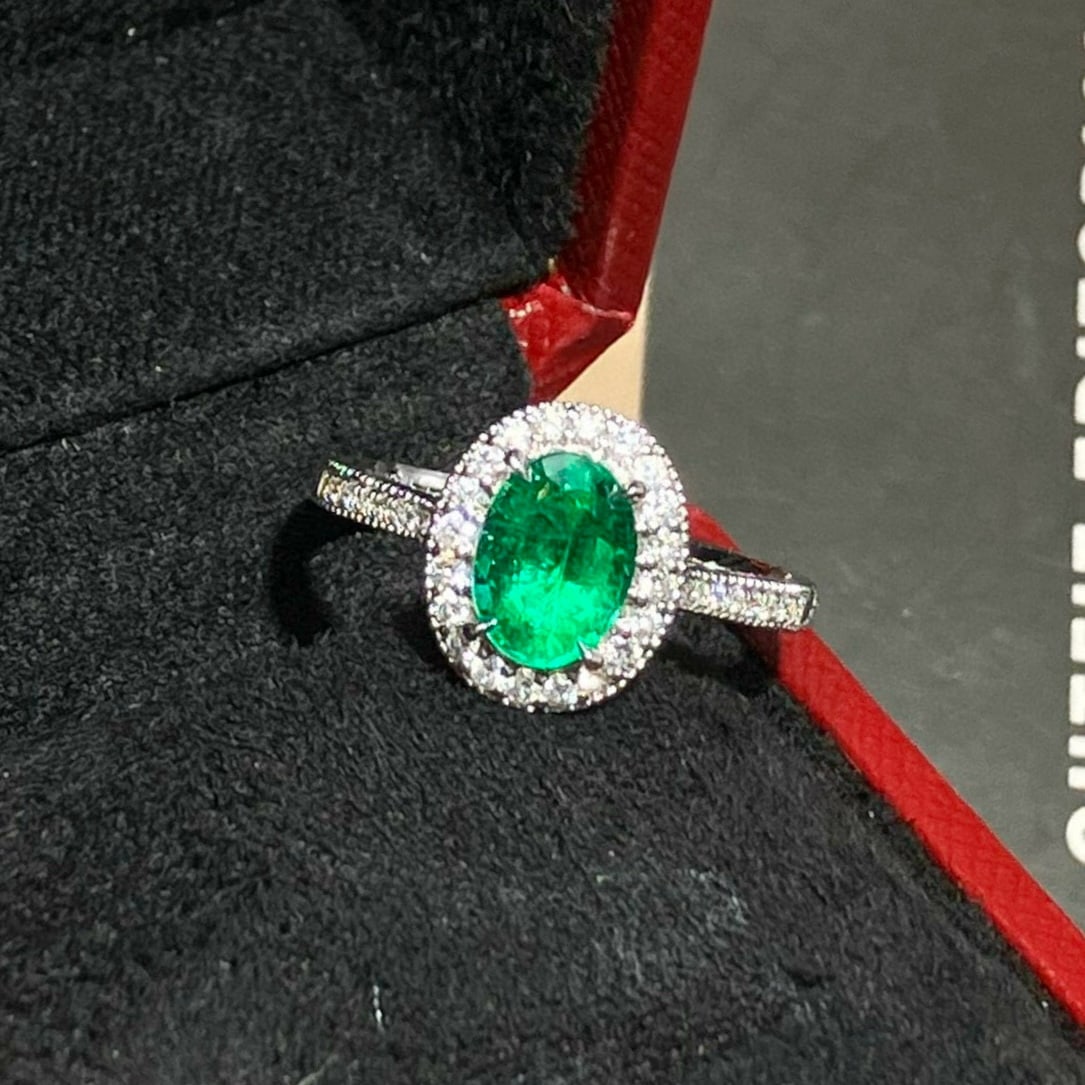 14k Gold 1.36 Ctw Natural Emerald & Diamond Ring: Ref:231033252 // gold content:14k gold // ring size:7. 25us // // main gemstone:emerald // shape:oval // carat weight:1. 11ct // color:green // treatment:natural // // adjacent gemstone 2 : diamond //