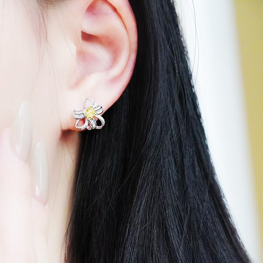 14k Gold 0.7 Ct Natural Color Diamond Earrings - 4