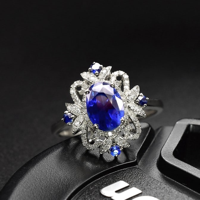 14k Gold 2.19 Ctw Natural Sapphire & Diamond Ring: Ref:231034034 // gold content:14k gold // ring size:7. 25us // // main gemstone:sapphire // shape:oval // carat weight:2. 01ct // color:blue // treatment:natural // // adjacent gemstone 2 : diamond