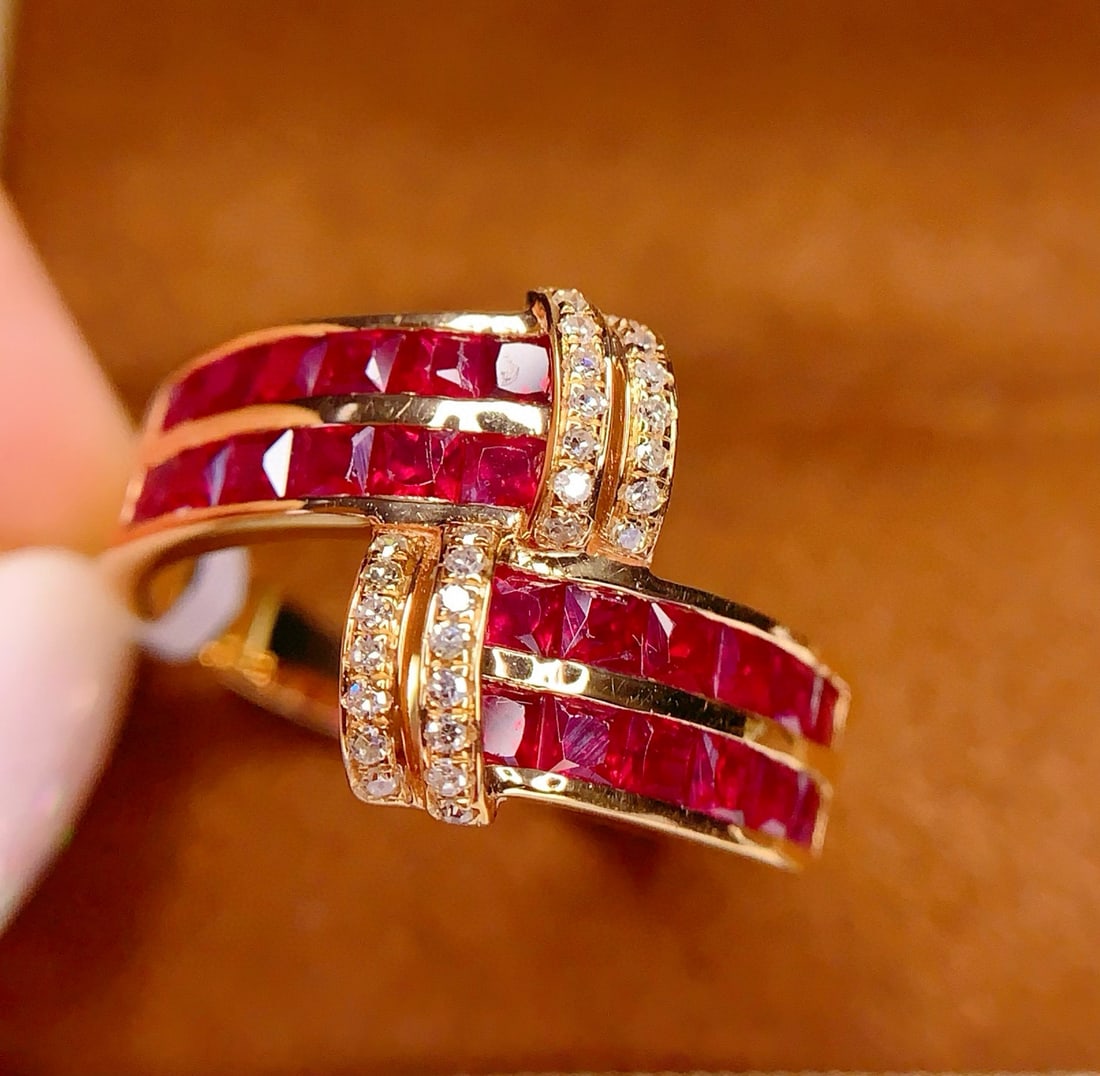 14k Gold 2 Ct Natural Ruby & Diamond Ring: Ref:231034036 // gold content:14k gold // ring size:7. 25us // // main gemstone:ruby // shape:princess // carat weight:2ct // color:red // treatment:natural // // adjacent gemstone 2 : diamond //