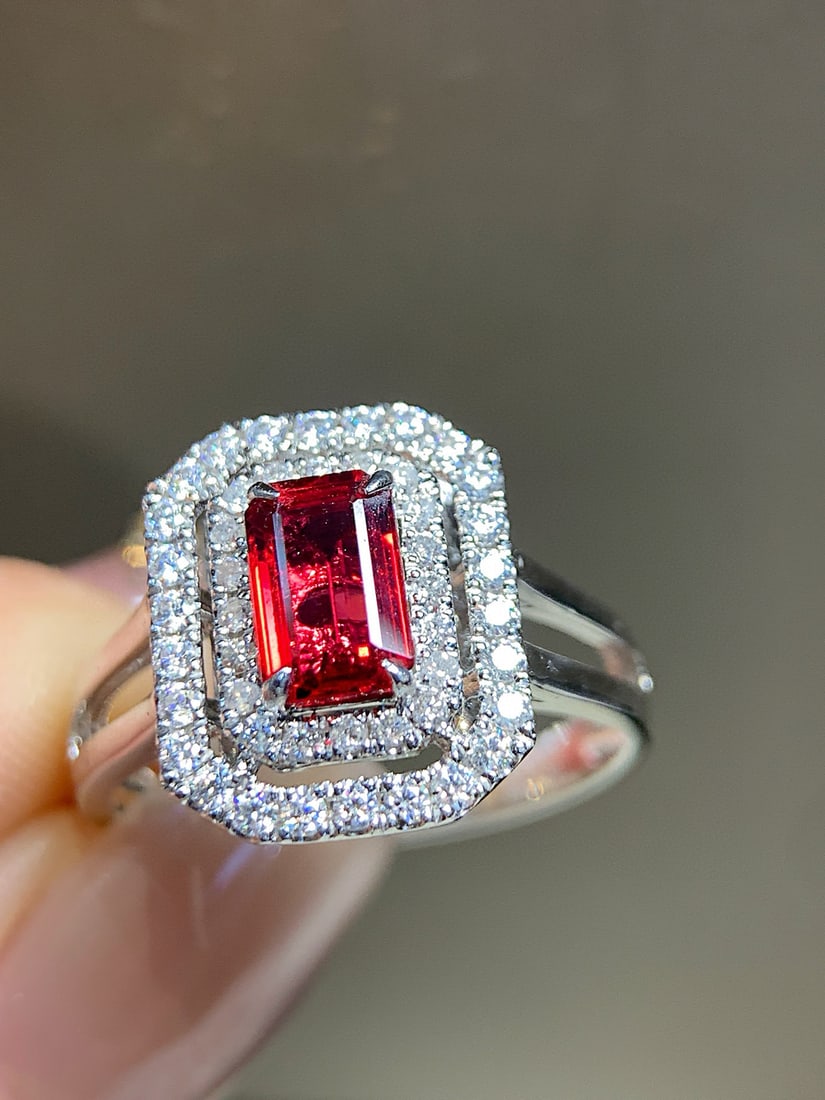 14k Gold 0.99 Ct Natural Ruby & Diamond Ring: Ref:231034037 // gold content:14k gold // ring size:7. 25us // // main gemstone:ruby // shape:octagonal // carat weight:0. 99ct // color:red // treatment:natural // // adjacent gemstone 2 : diamond //