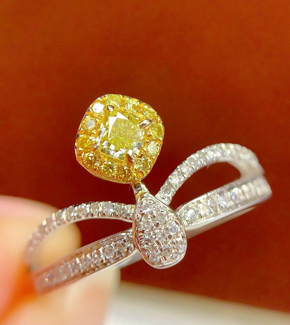 14k Gold 0.26 Ct Natural Yellow Diamond & Diamond Ring: Ref:231034048 // gold content:14k gold // ring size:7. 25us // // main gemstone:yellow diamond // shape:cushion // carat weight:0. 26ct // color:yellow // treatment:natural // // adjacent gemstone 2