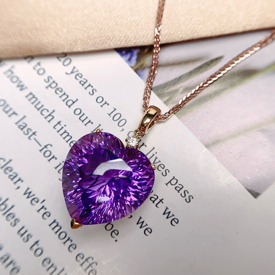 14k Gold 13.50 Ct Natural Amethyst & Sapphire Pendant( Without Chain ): Ref:231034054 // gold content:14k gold // main gemstone:amethyst // shape:heart // carat weight:13. 50ct // color:purple // treatment:natural // // adjacent gemstone 2 : sapphire // number of