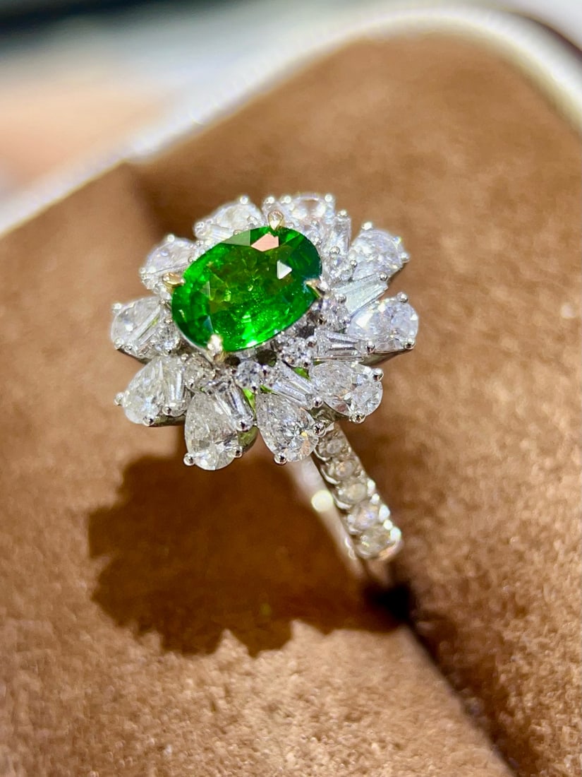 14k Gold 2.36 Ctw Vivid Green Natural Tsavorite & Diamond Ring - 2