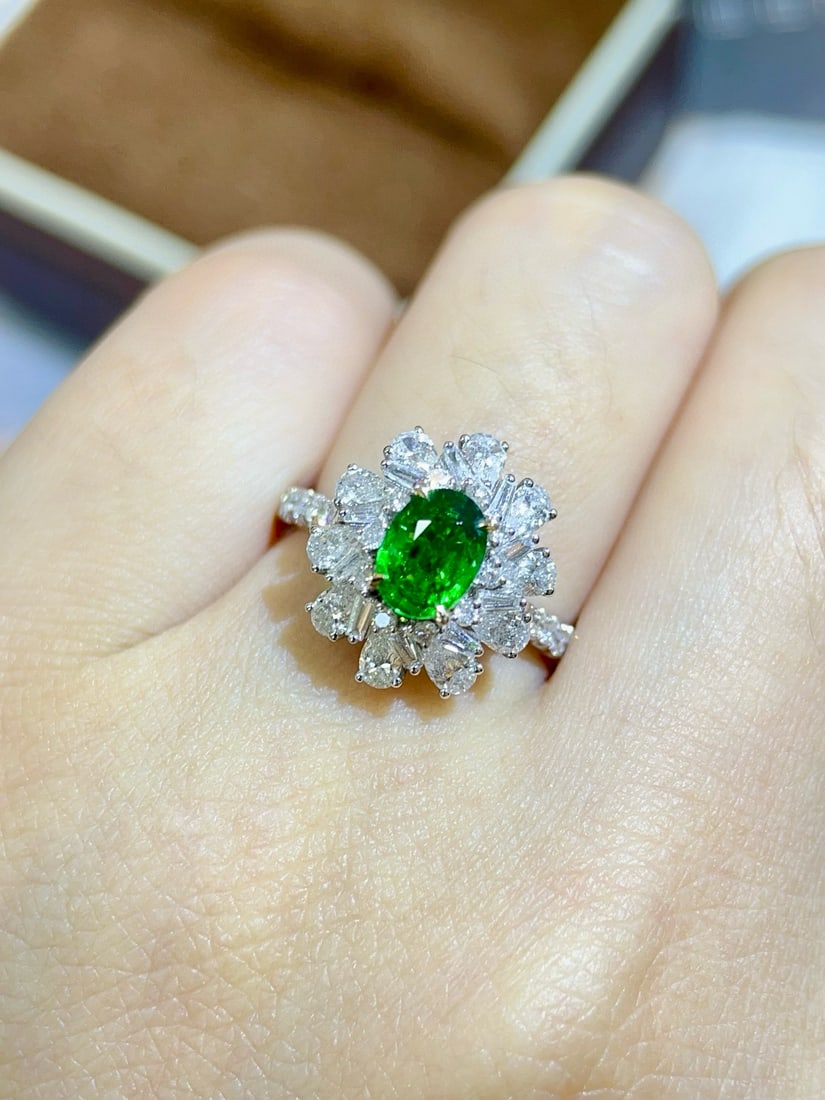 14k Gold 2.36 Ctw Vivid Green Natural Tsavorite & Diamond Ring - 3