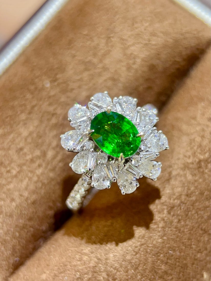 14k Gold 2.36 Ctw Vivid Green Natural Tsavorite & Diamond Ring - 5