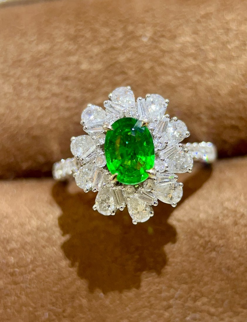 14k Gold 2.36 Ctw Vivid Green Natural Tsavorite & Diamond Ring - 6
