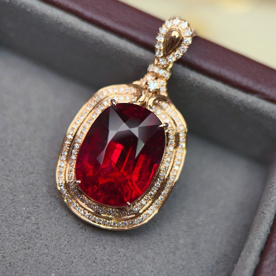 14k Gold 9.65 Ct Natural Tourmaline & Diamond Pendant( Without Chain ): Ref:231034062 // gold content:14k gold // main gemstone:tourmaline // shape:oval // carat weight:9. 65ct // color:red // treatment:natural // // adjacent gemstone 2 : diamond // number of stones:150 /