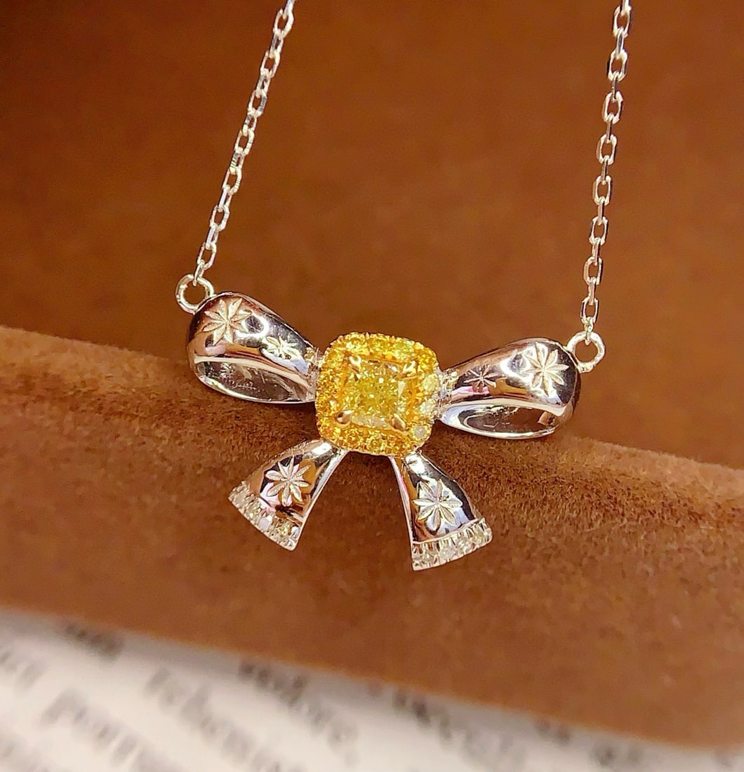 14k Gold 0.28 Ct Natural Yellow Diamond & Diamond Necklace: Ref:231034091 // gold content:14k gold // main gemstone:yellow diamond // shape:cushion // carat weight:0. 28ct // color:yellow // treatment:natural // // adjacent gemstone 2 : diamond // number of