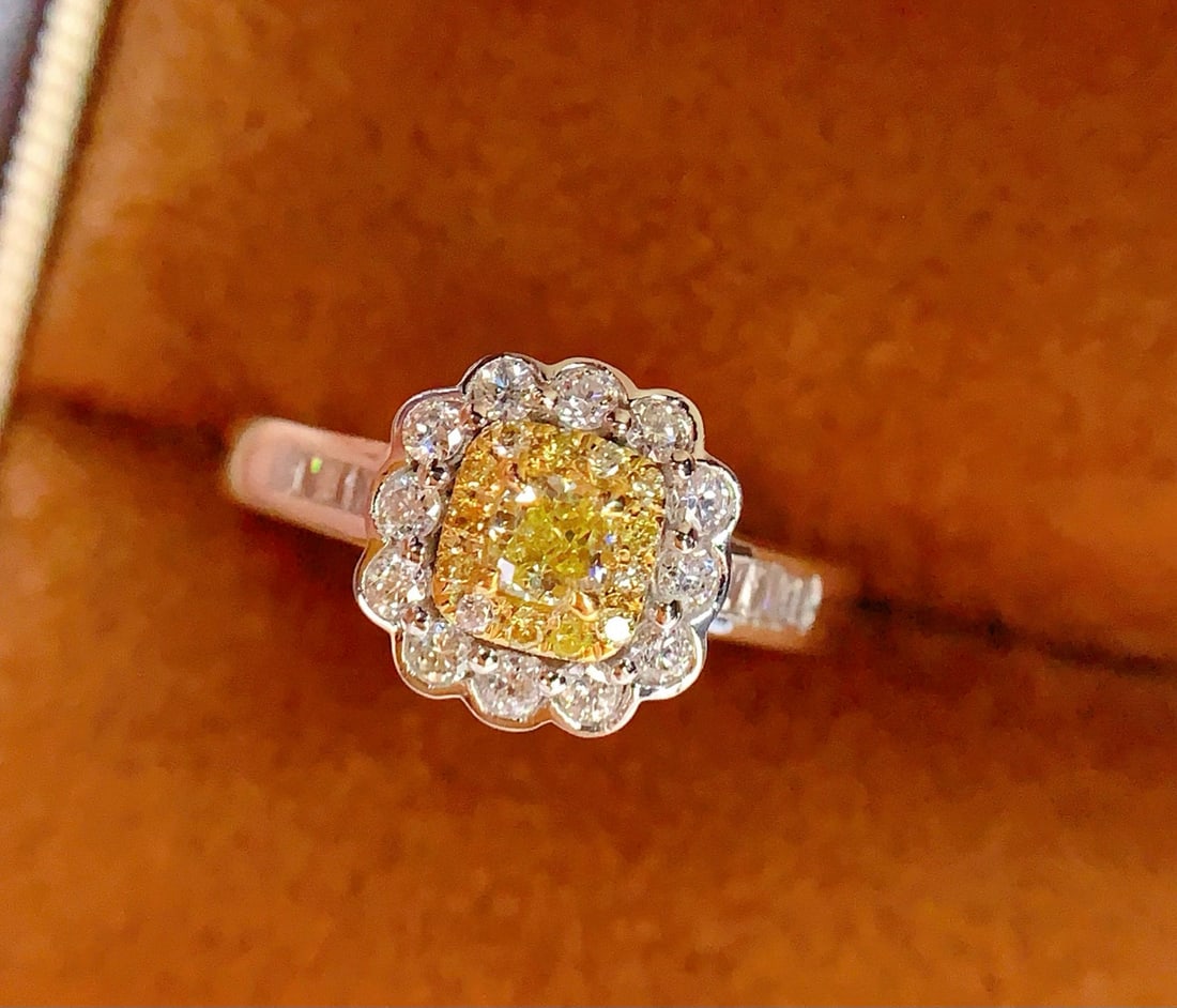 14k Gold 0.3 Ct Natural Yellow Diamond & Diamond Ring - 2