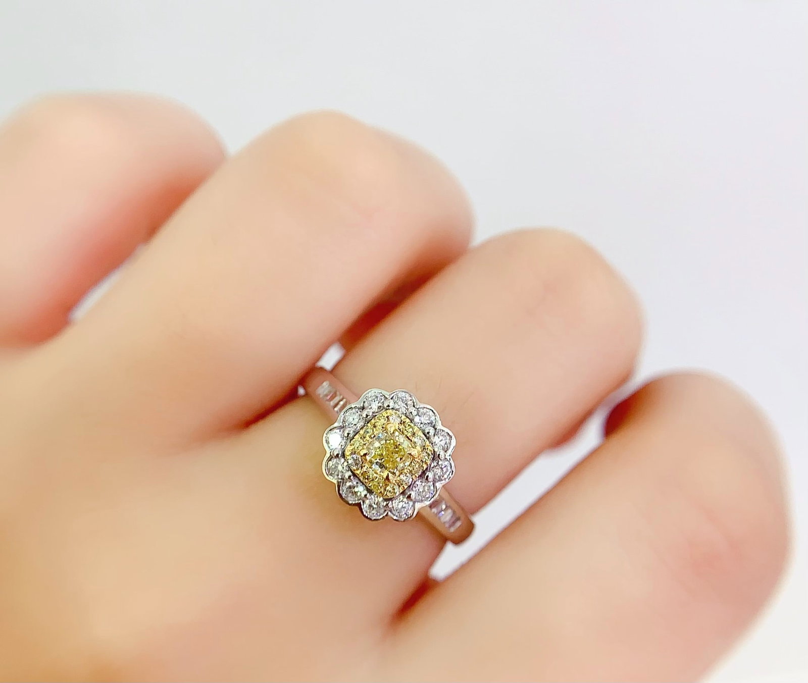 14k Gold 0.3 Ct Natural Yellow Diamond & Diamond Ring - 4