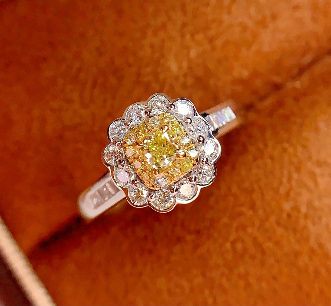 14k Gold 0.3 Ct Natural Yellow Diamond & Diamond Ring - 6