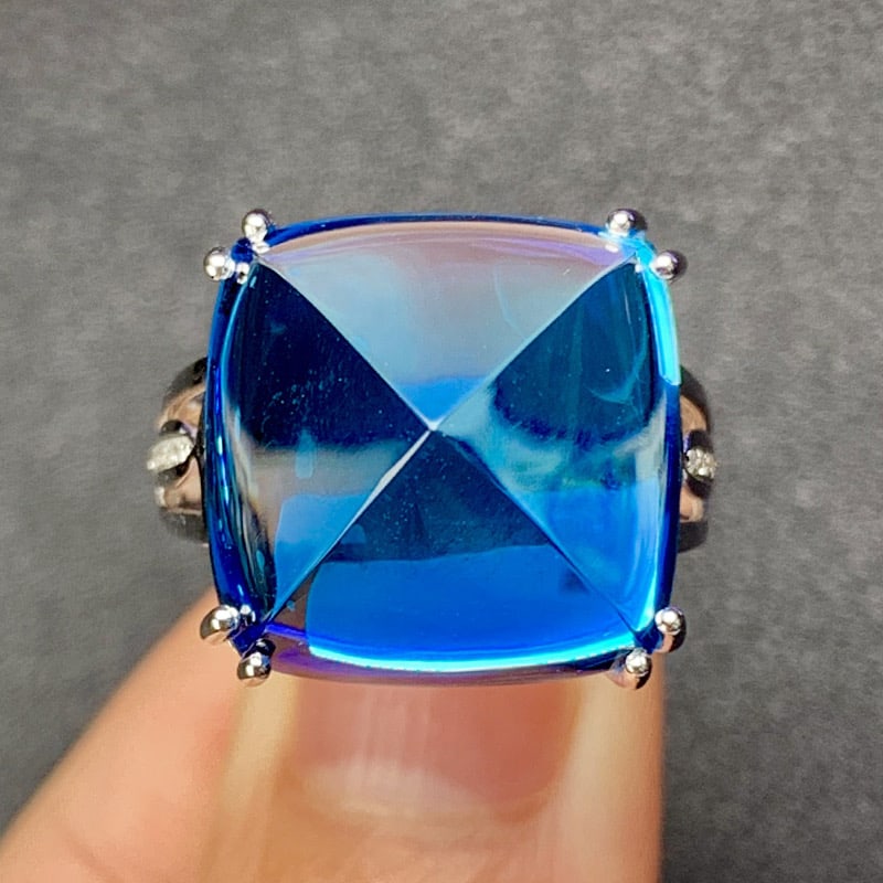 14k Gold 24.61 Ct Natural Topaz & Diamond Ring: Ref:231034098 // gold content:14k gold // ring size:7. 25us // // main gemstone:topaz // shape:suger-loaf // carat weight:24. 61ct // color:blue // treatment:natural // // adjacent gemstone 2 : diamon