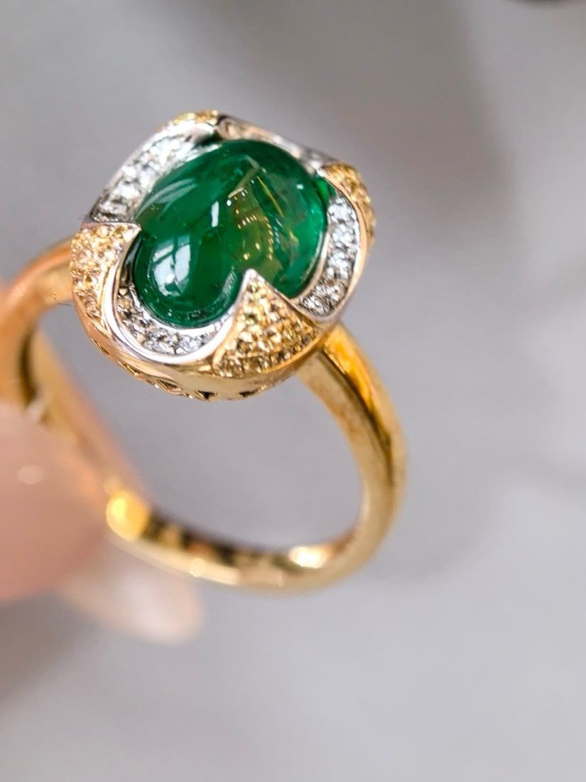 14k Gold 3.23 Ctw Vivid Green Natural Emerald & Diamond Ring - 2