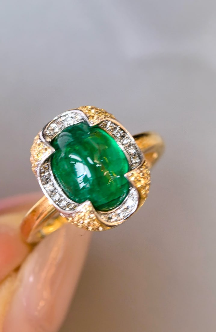 14k Gold 3.23 Ctw Vivid Green Natural Emerald & Diamond Ring - 6