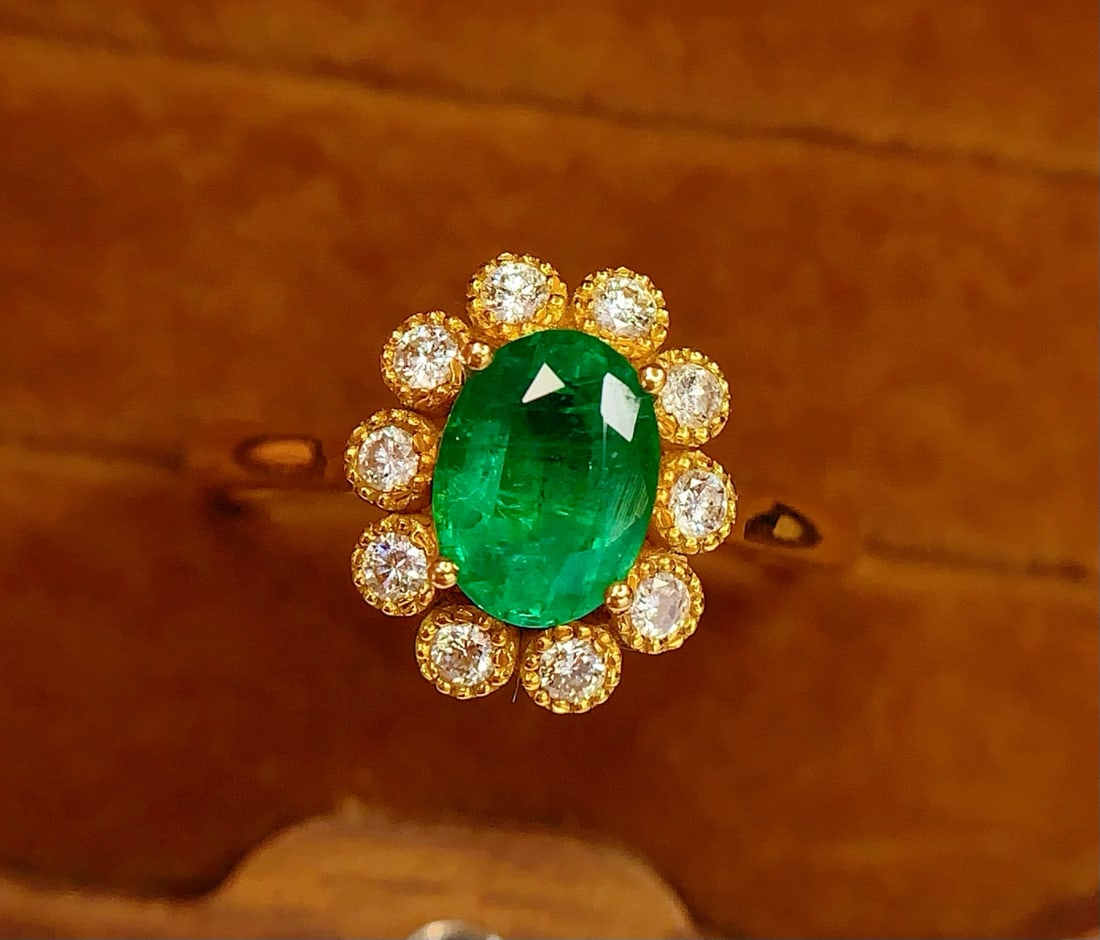 14k Gold 1.3 Ct Vivid Green Natural Emerald & Diamond Ring - 5